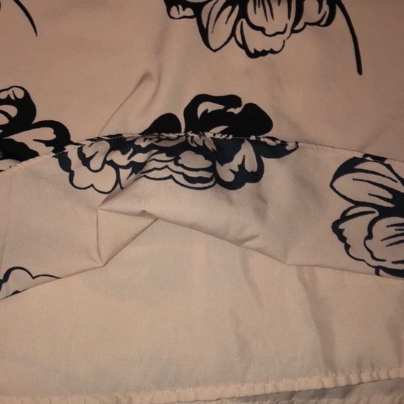 Banana Republic flower print top - Picture 4 of 4